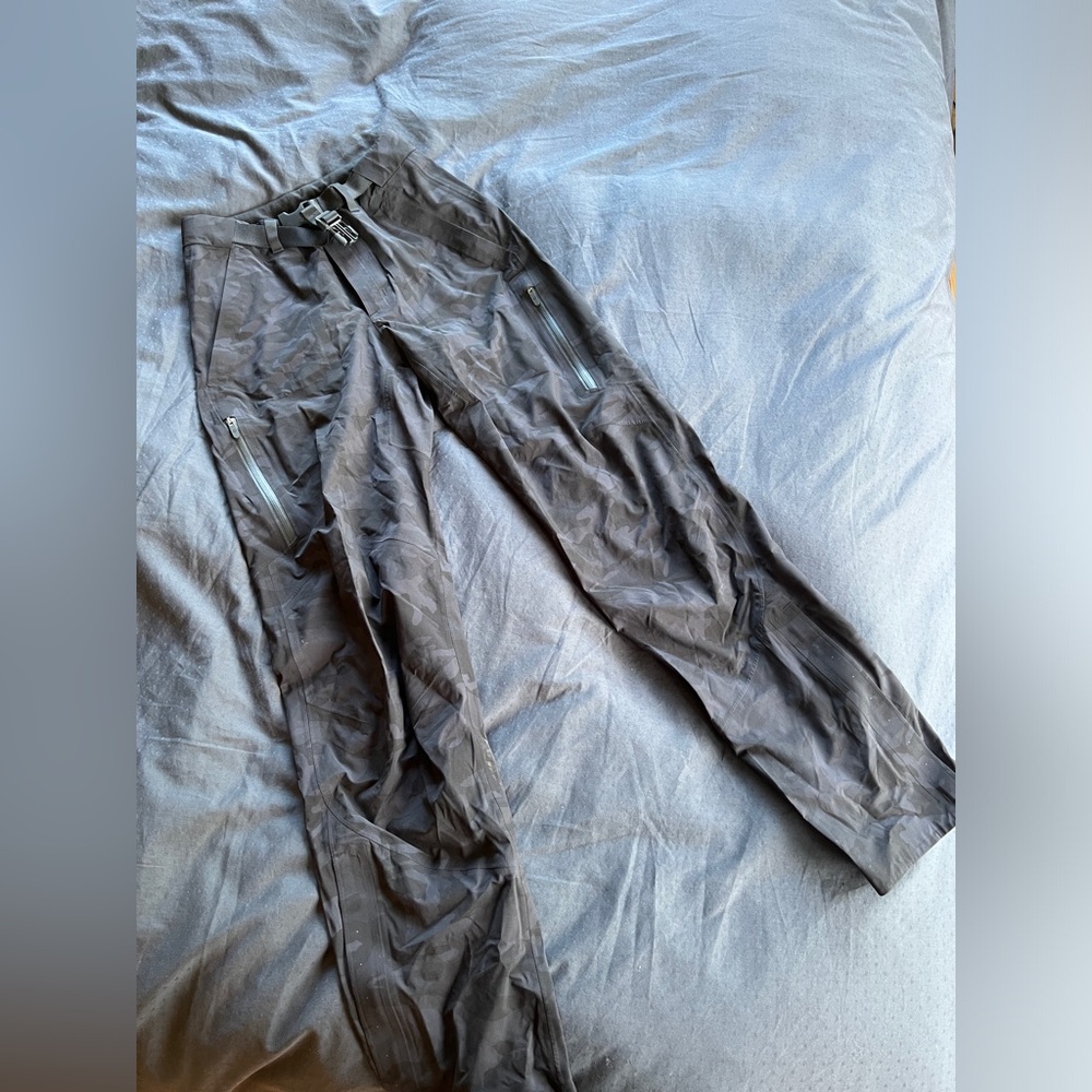 Lululemon rain pants, size 2